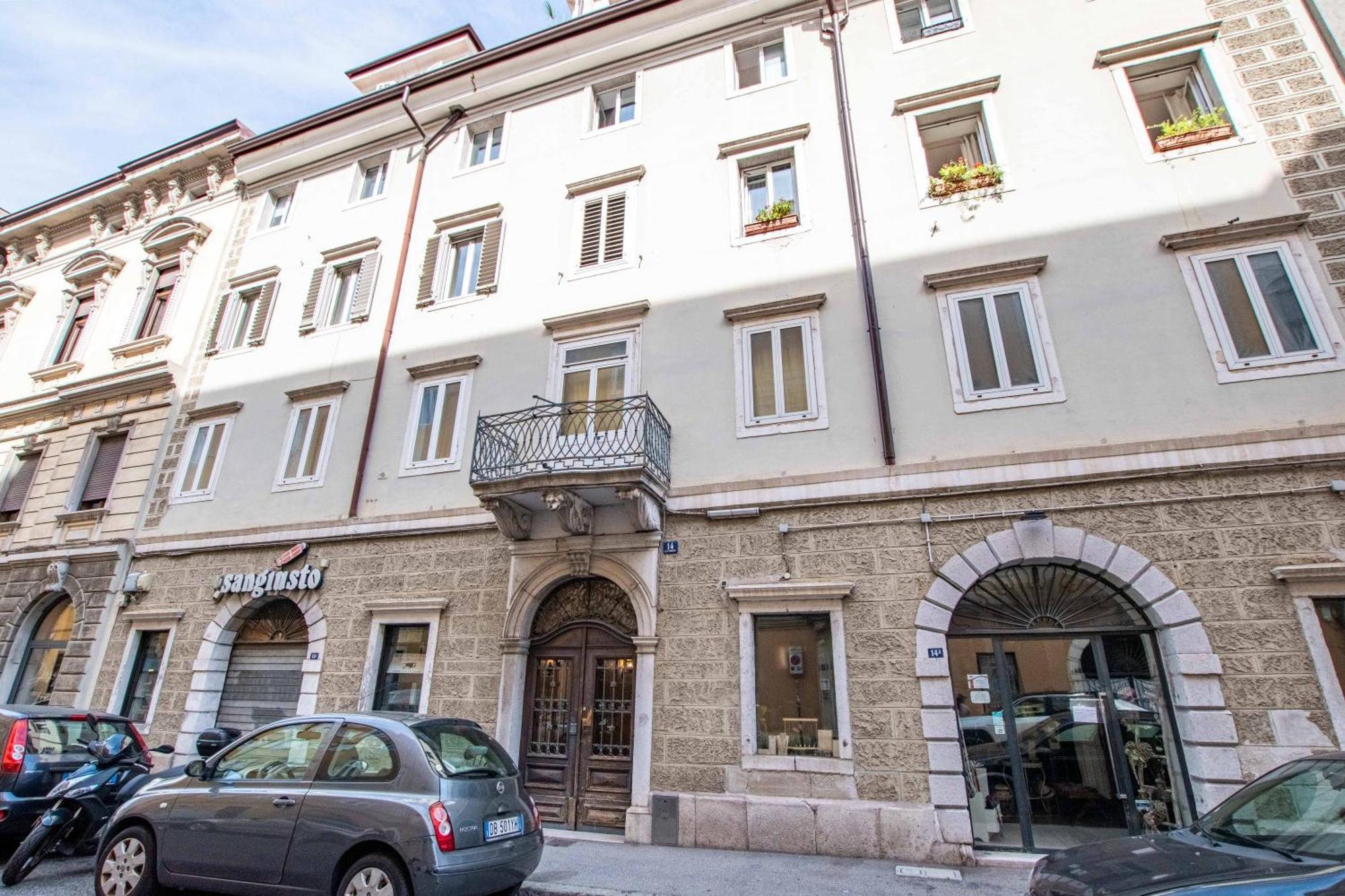 White Tower Guesthouse Triest Exterior foto